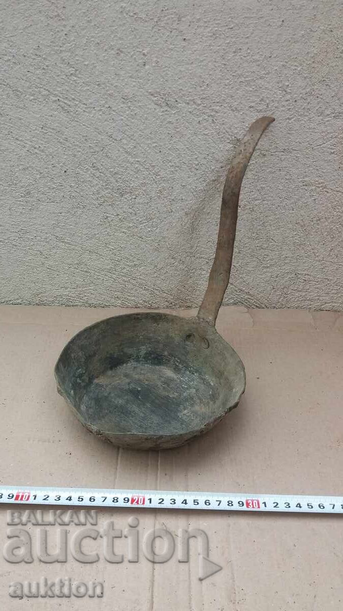 КОВАН ВЪЗРОЖДЕНСКИ БАКЪРЕН ТИГАН с цена 24.99 лв. | € 12.78 КОВАН ВЪЗРОЖДЕНСКИ БАКЪРЕН ТИГАН с цена 24.99 лв. | € 12.78