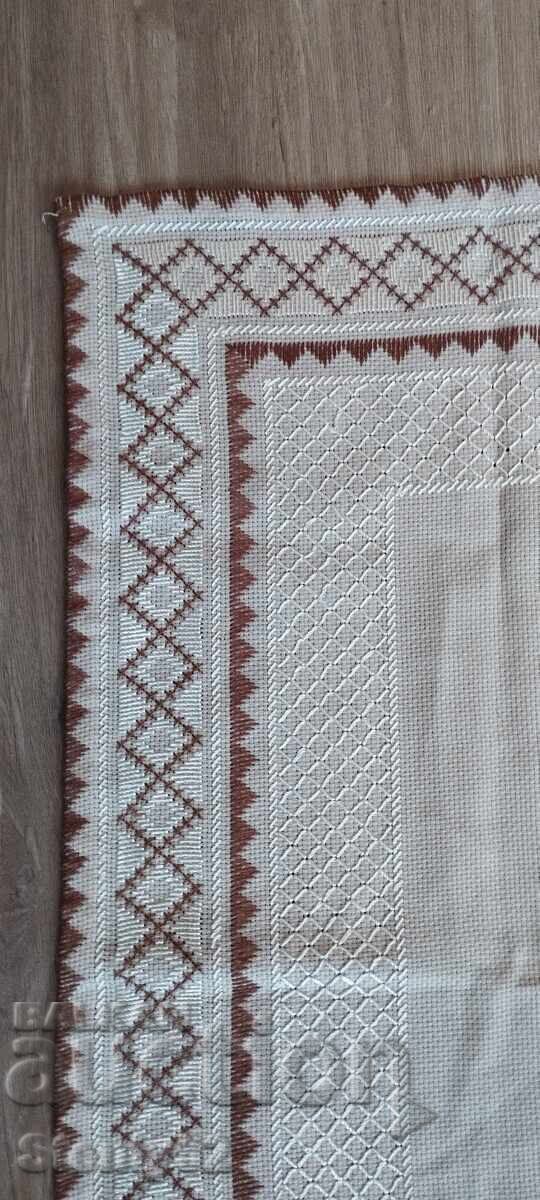 Pătrat mare, față de masă 74/70 cm, broderie manuală