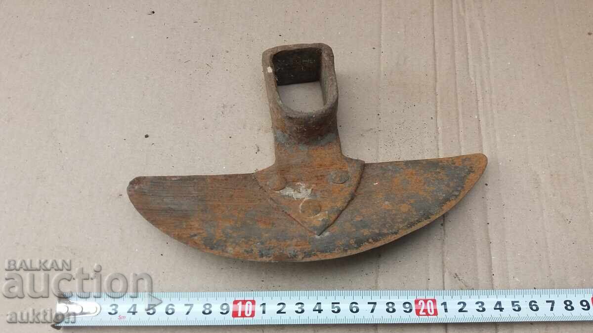 Доставка на СТАРА МАСИВНА МОТИКА