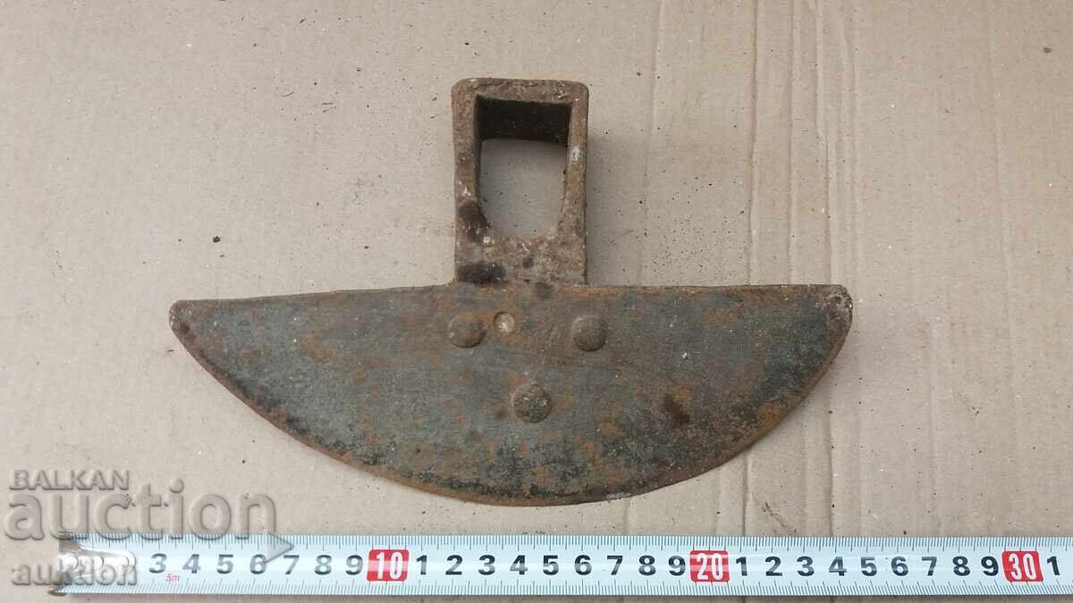 СТАРА МАСИВНА МОТИКА