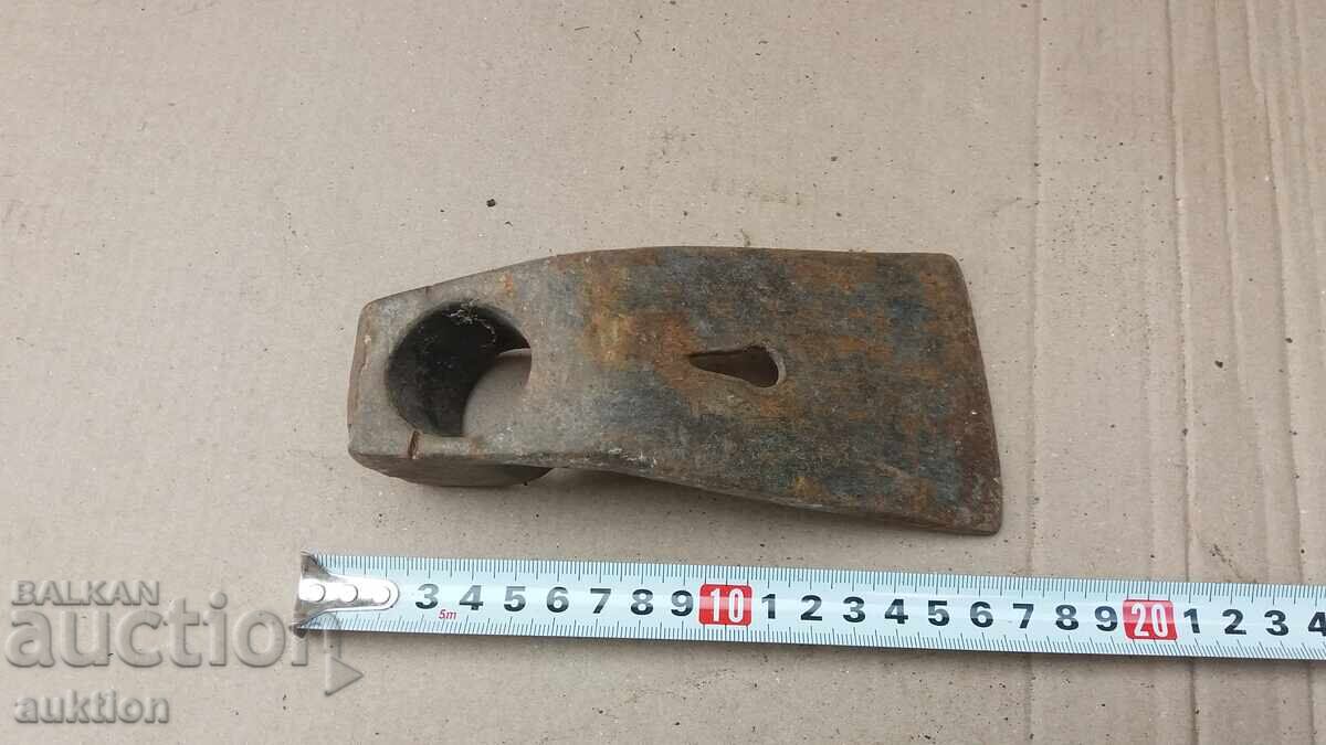 Auction  OLD SOCIALIST TESLA