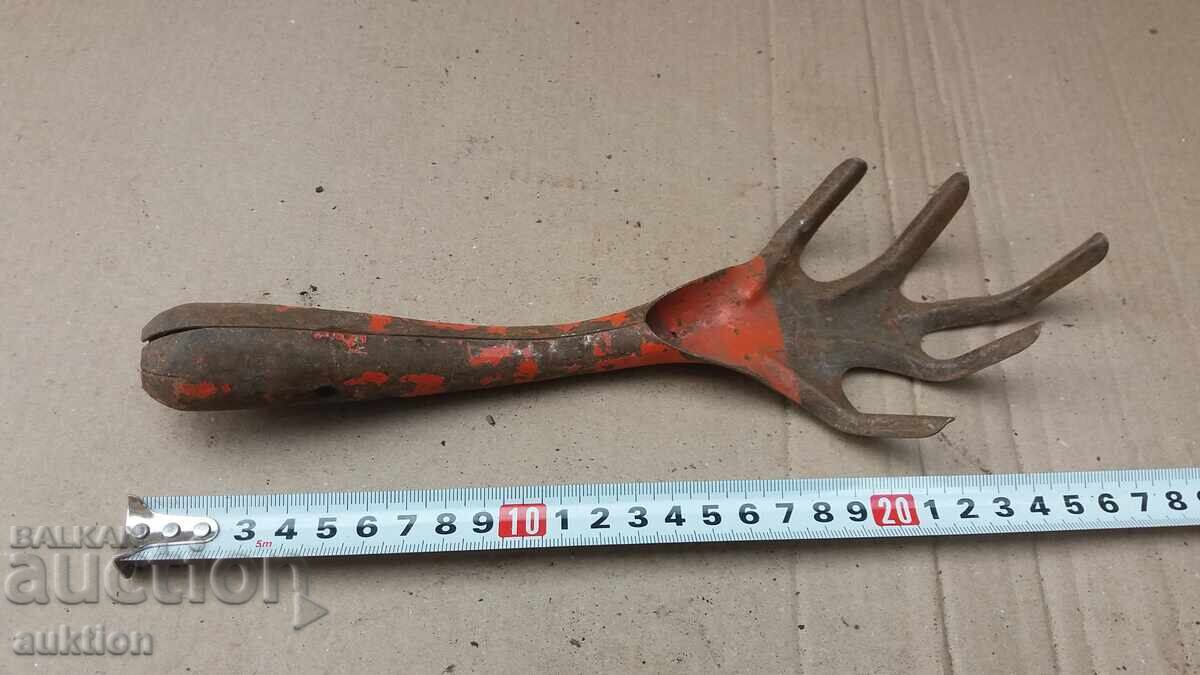 Παράδοση ΠΑΛΙΑ ΜΕΤΑΛΛΙΚΗ ΤΣΑΠΑ, ΤΣΑΠΙ