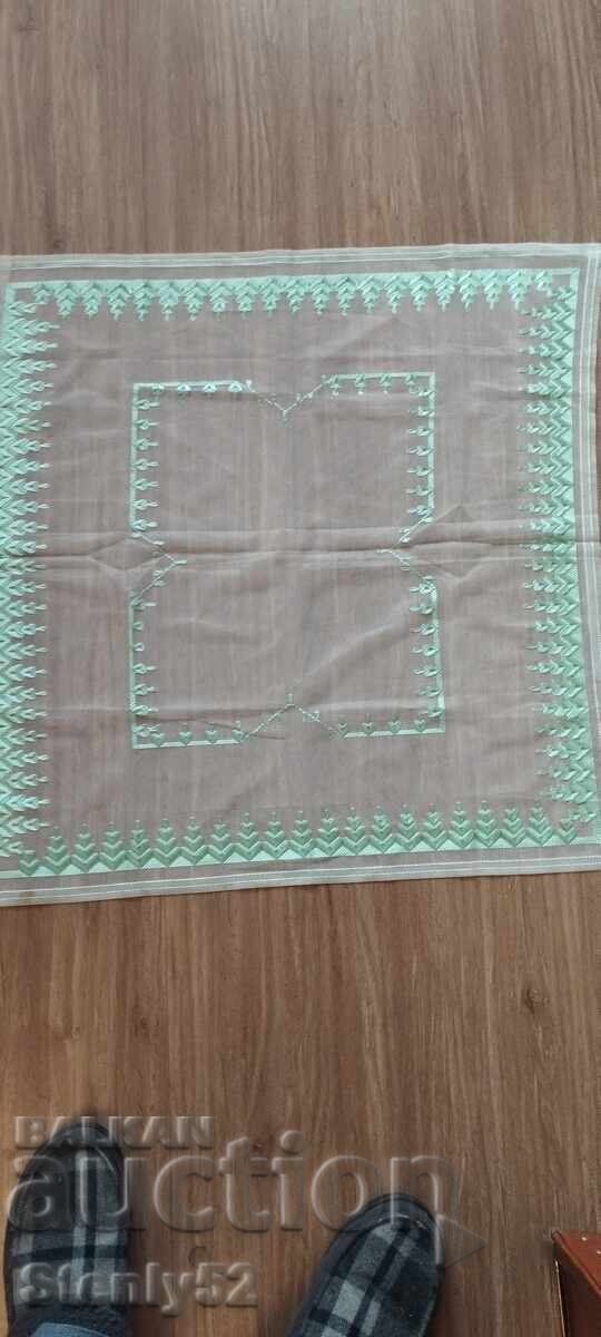 Аукцион Покривка,каре на тюл 71/69 см.ръчна бродерия.
