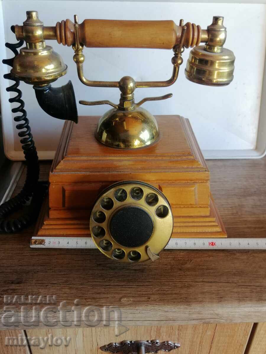 Working retro phone with price 99.00 BGN | € 50.62 Working retro phone with price 99.00 BGN | € 50.62