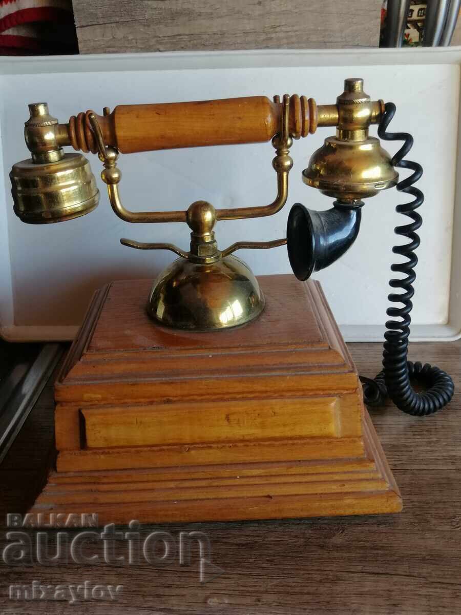 Delivery of Working retro phone Delivery of Working retro phone