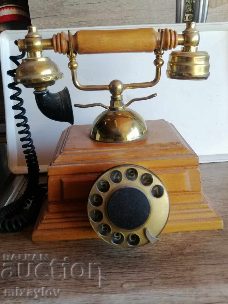 Working retro phone Working retro phone