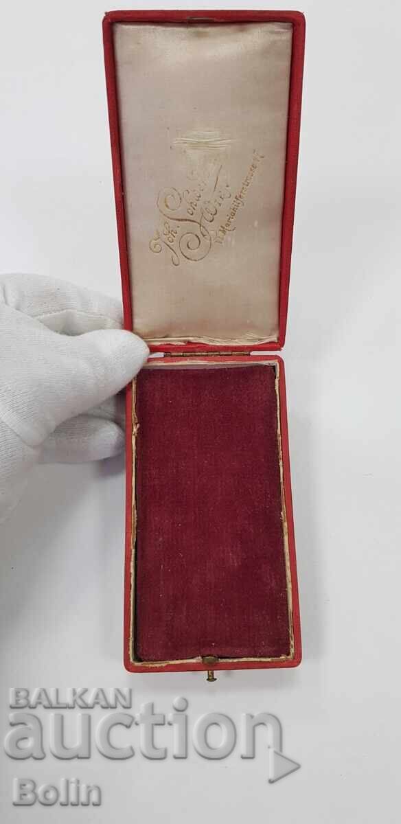 Cutie rară a Ordinului pentru Meritul Civil cl. V cu coroană - 5 Cutie rară a Ordinului pentru Meritul Civil cl. V cu coroană - 5