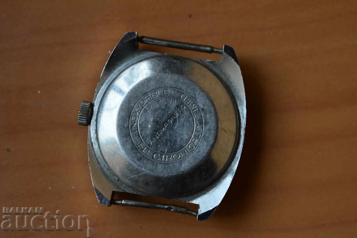 Digital clock with price 70.00 BGN | € 35.79