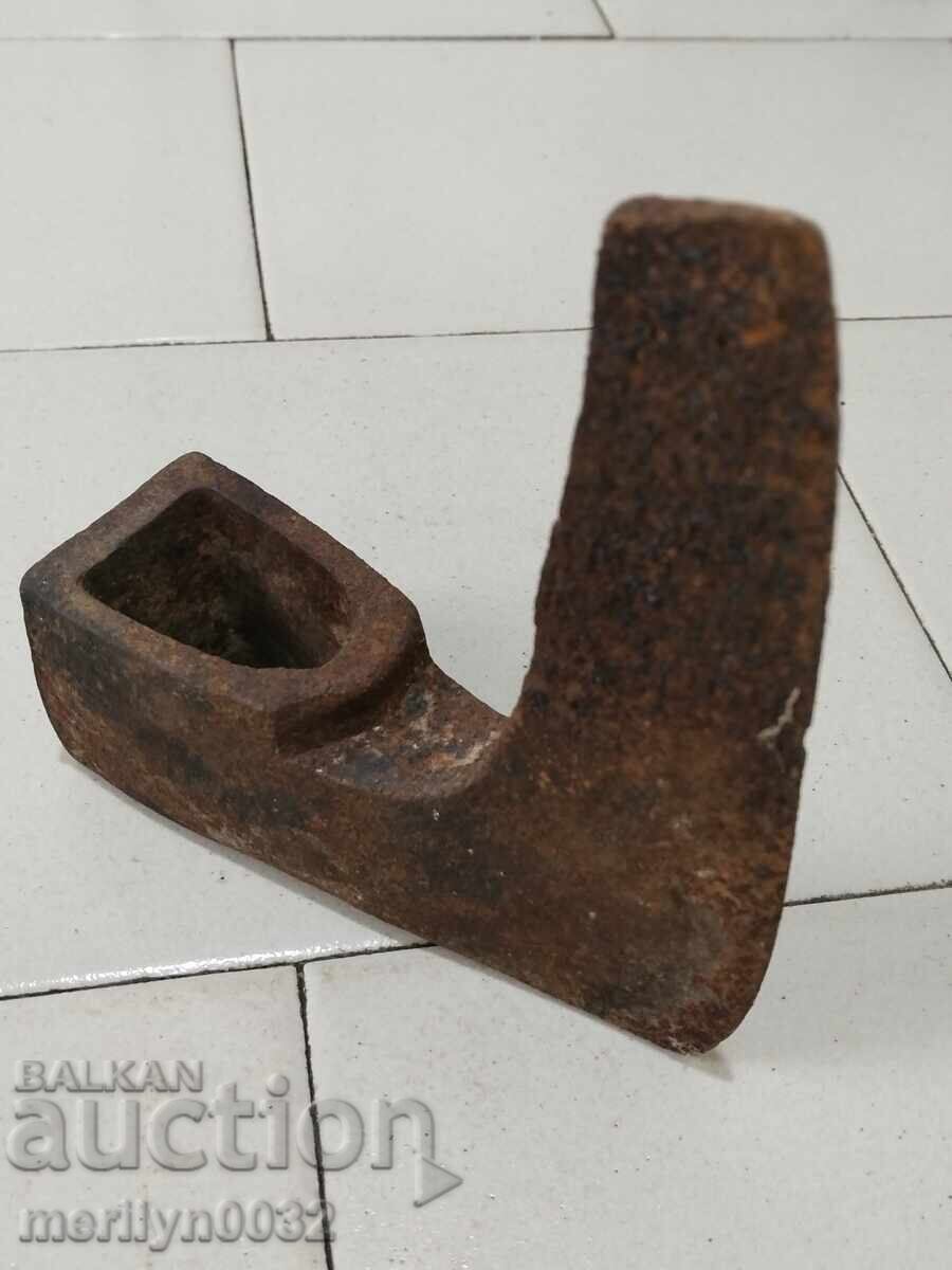 Δημοπρασία Παλιό εργαλείο τσεκούρι σφυρήλατο σίδερο