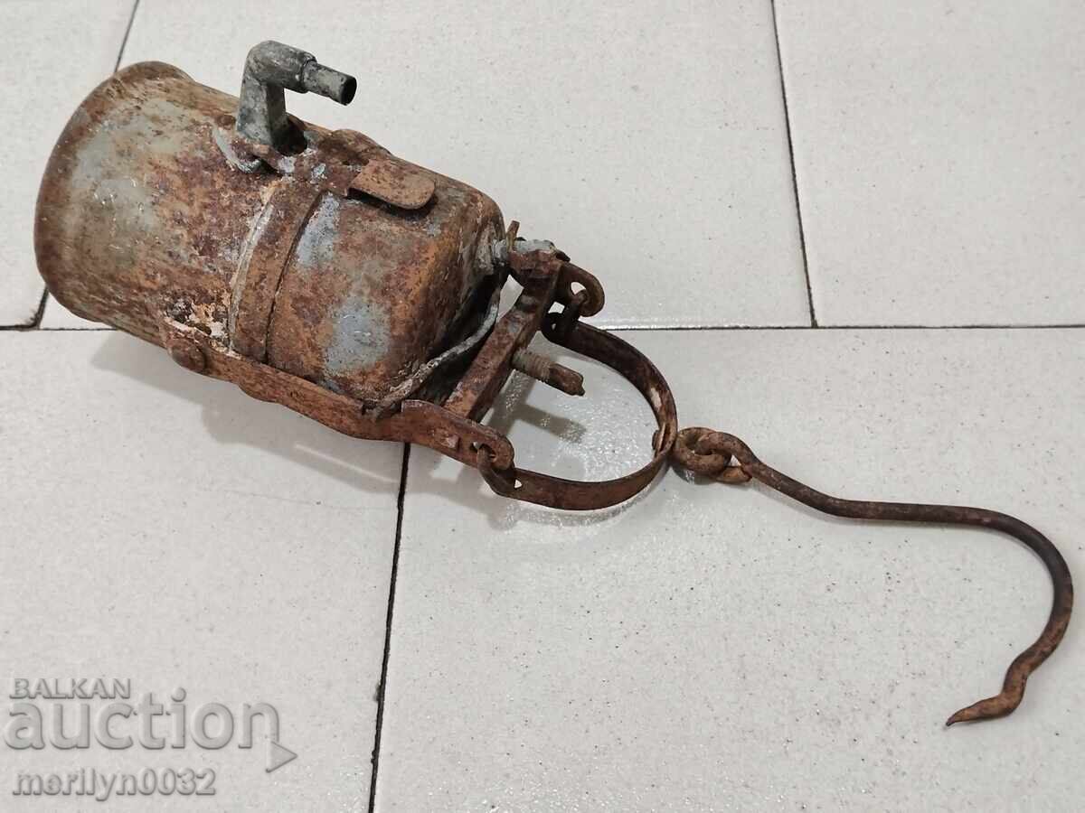 Lampă veche de minerit cu carbid, reflector, lanternă cu preț 46.00 BGN | € 23.52
