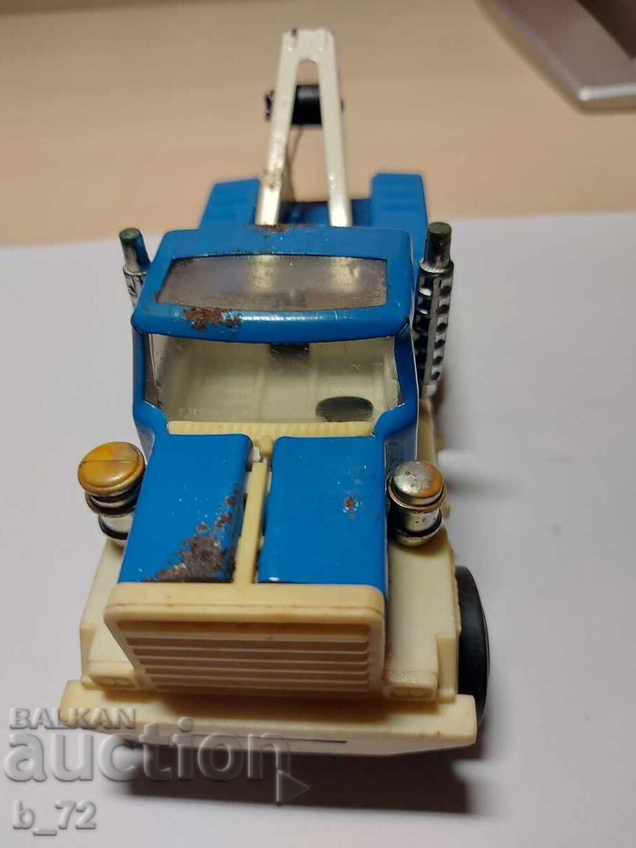 Truck, MIR Razgrad with price 10.00 BGN | € 5.11 Truck, MIR Razgrad with price 10.00 BGN | € 5.11