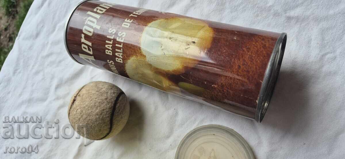 Licitație TENIS - MINGI - CUTIE METALICĂ Licitație TENIS - MINGI - CUTIE METALICĂ