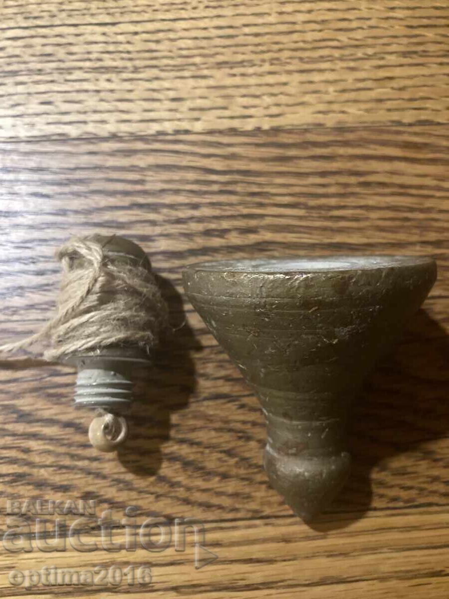 Cântar de bronz cu preț 90.00 BGN | € 46.02