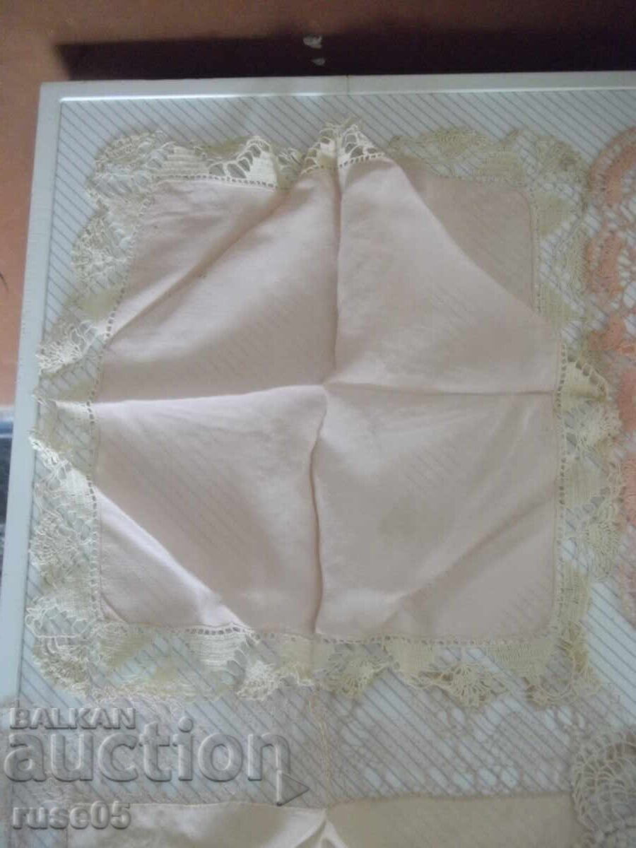 Lot de 4 batiste de damă cu dantelă la 1 croșetă cu preț 20.00 BGN | € 10.23