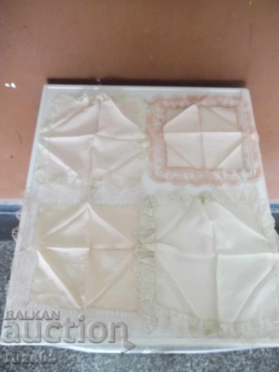 Lot de 4 batiste de damă cu dantelă la 1 croșetă