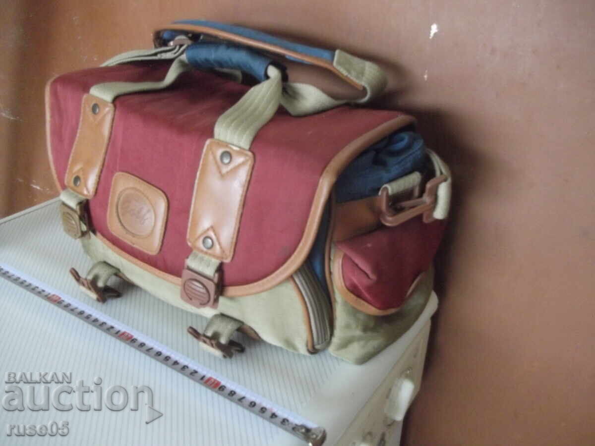 Τσάντα για φωτογραφική μηχανή και βιντεοκάμερα με τιμή 40.00 BGN | € 20.45 Τσάντα για φωτογραφική μηχανή και βιντεοκάμερα με τιμή 40.00 BGN | € 20.45