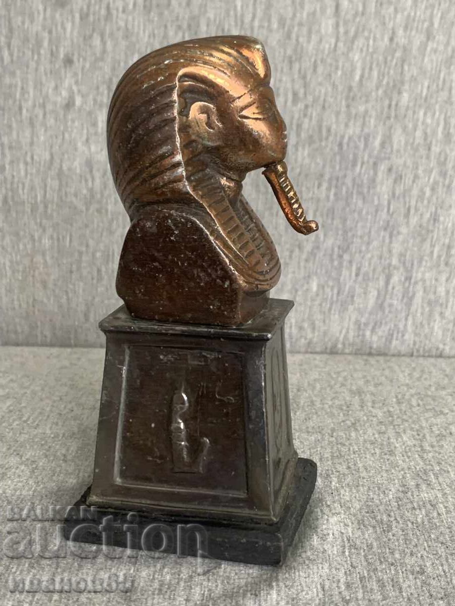 Figure statue of a pharaoh with price 35.00 BGN | € 17.90 Figure statue of a pharaoh with price 35.00 BGN | € 17.90