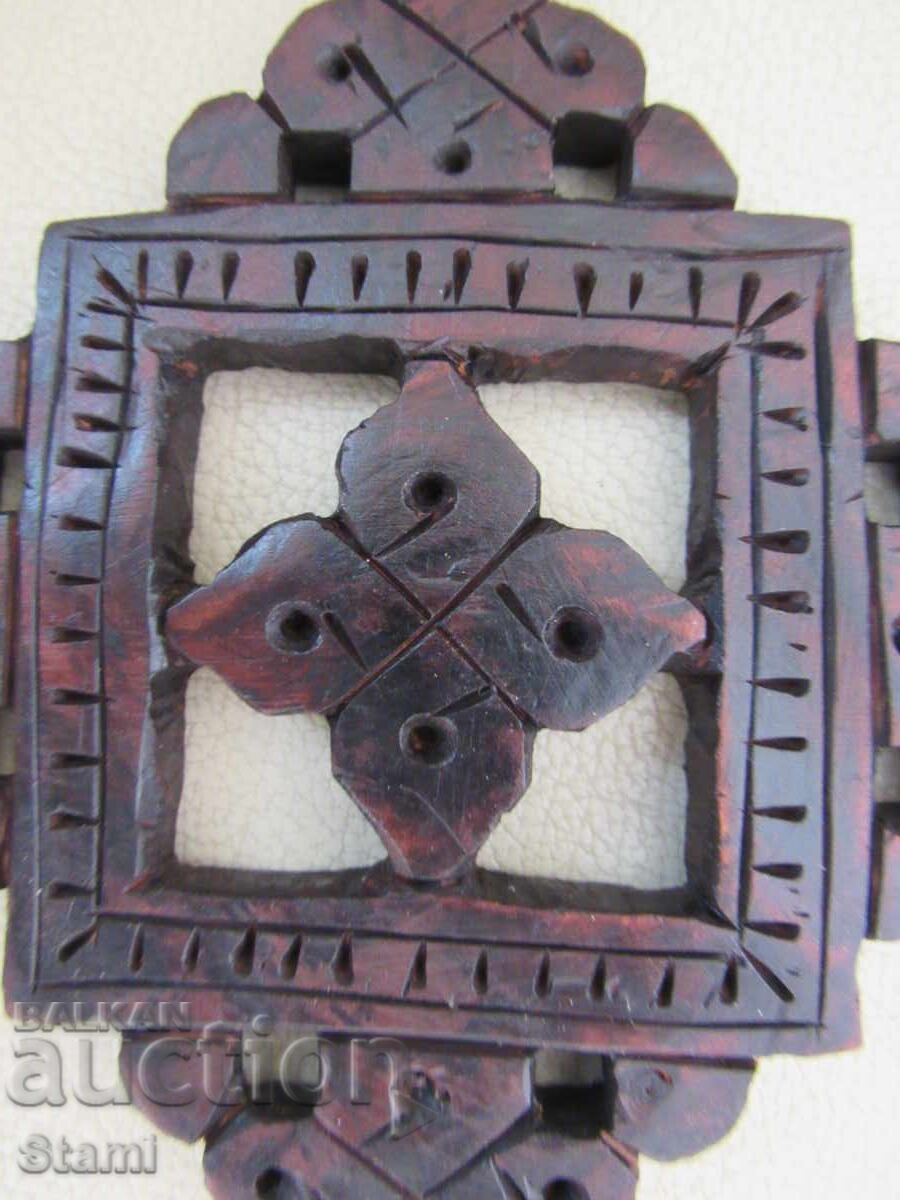 Delivery of Wooden Christian cross from Ethiopia Delivery of Wooden Christian cross from Ethiopia