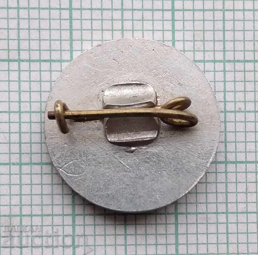 Auction 18705 Badges - Golden Sands Automobile Rally 1982 Auction 18705 Badges - Golden Sands Automobile Rally 1982