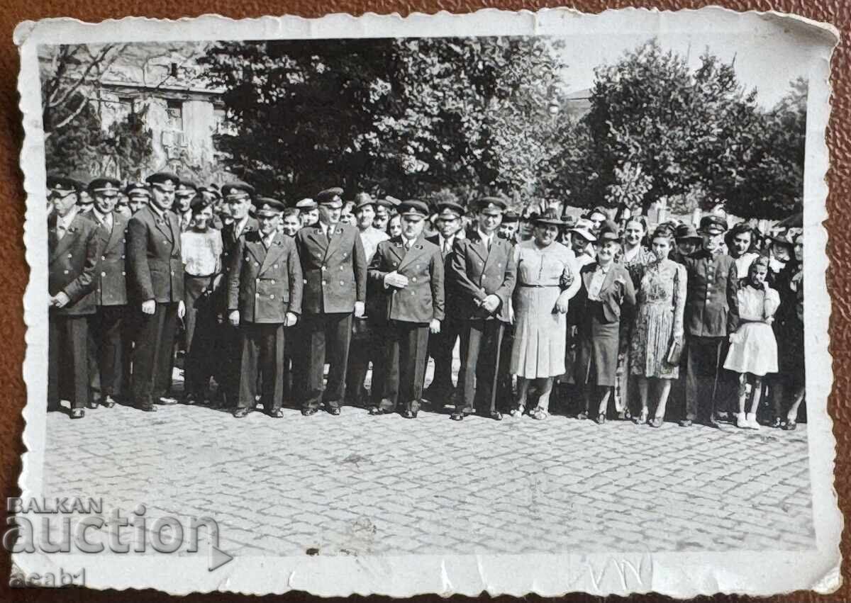 Αξιωματούχοι Γιορτάζουν Εορτή