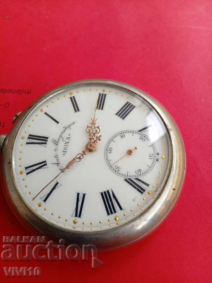 Ceas de buzunar vechi, publicitar Doxa cu preț € 250.00 | 488.96 BGN