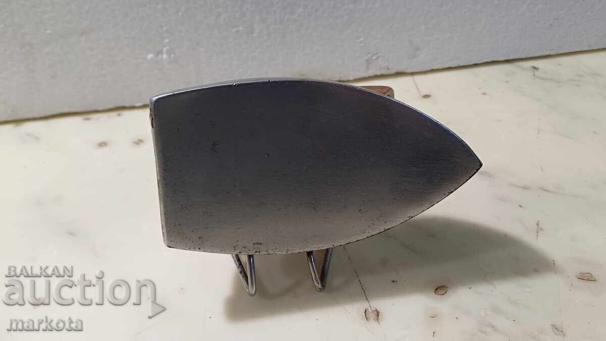 Livrarea Fier de călcat vechi pentru guler Livrarea Fier de călcat vechi pentru guler