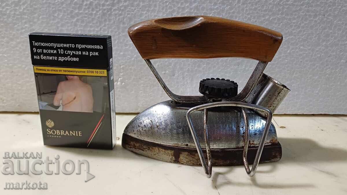 Fier de călcat vechi pentru guler Fier de călcat vechi pentru guler