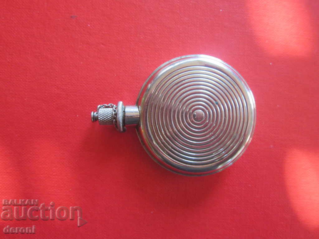 Delivery of Amazing bottle bottle perfume label