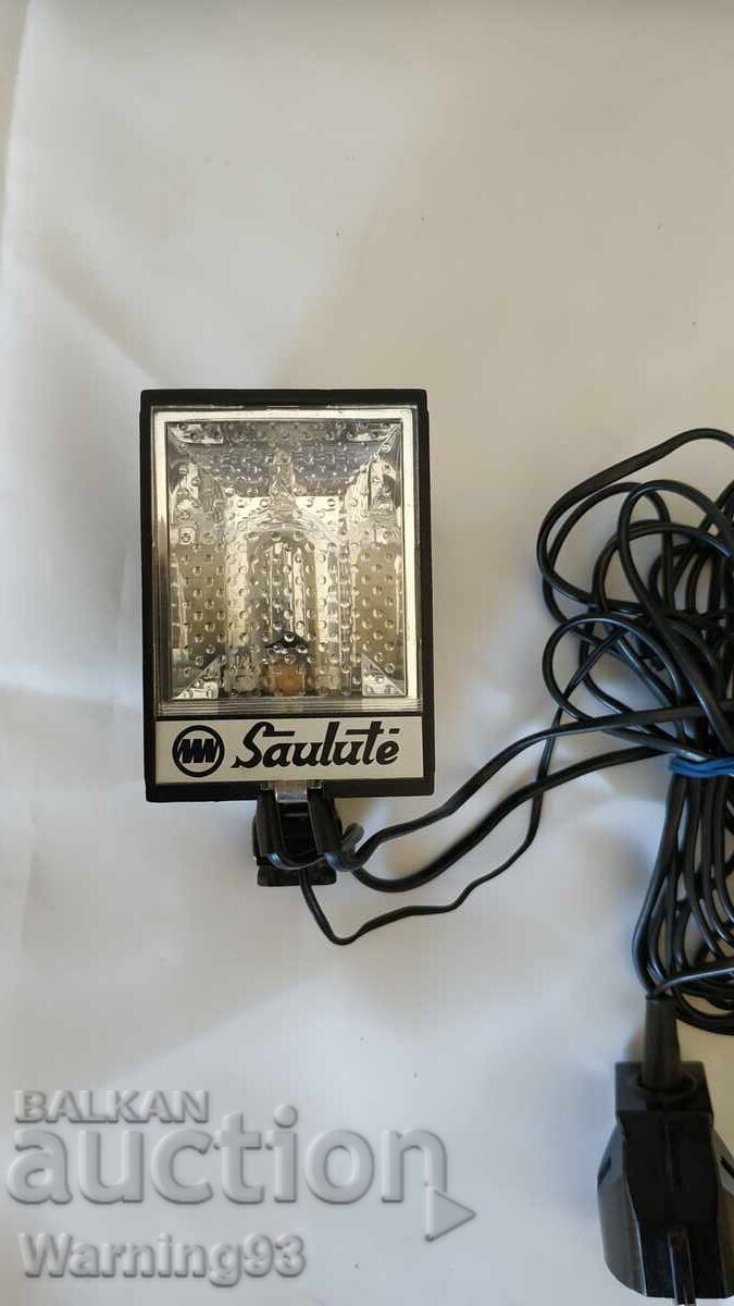 Ρωσικό φλας φωτογραφικής μηχανής - Saulute - 220V με τιμή € 10.00 | 19.56 BGN