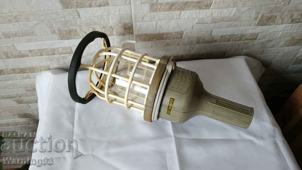 Auction Industrial mobile lamp (moisture-proof and explosion-proof) Auction Industrial mobile lamp (moisture-proof and explosion-proof)