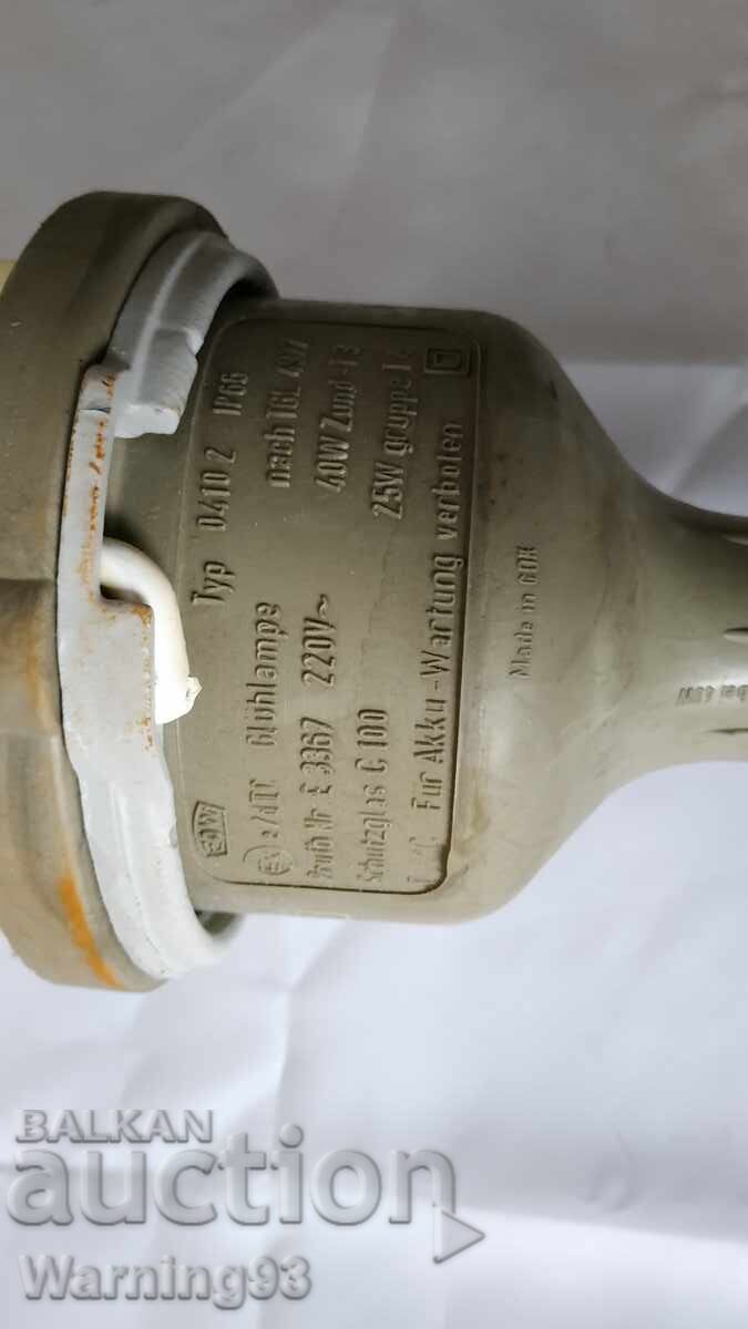 Livrarea Lampă industrială mobilă (rezistentă la umiditate și explozie)