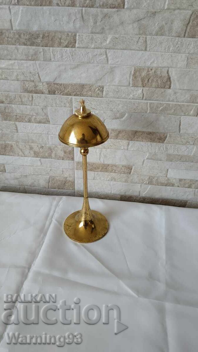 Lampă de ulei veche din alamă - Mønsterreg - Made in Denmark cu preț € 62.00 | 121.26 BGN Lampă de ulei veche din alamă - Mønsterreg - Made in Denmark cu preț € 62.00 | 121.26 BGN