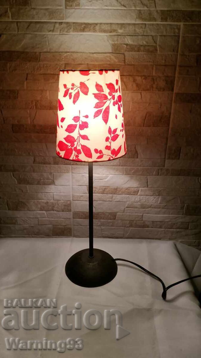 Veche lampă metalică de noapte - lampă de masă - Antichitate Veche lampă metalică de noapte - lampă de masă - Antichitate