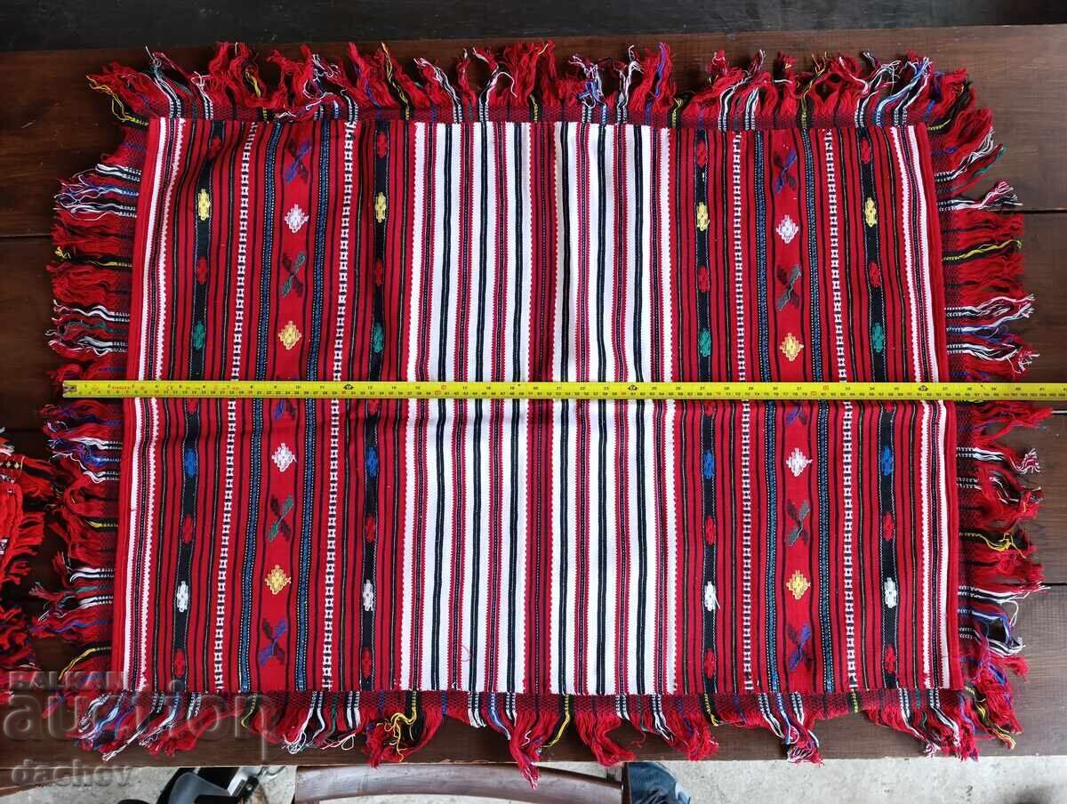 Veche COPERTĂ MARE Țesută Brodată Carouri Mehana - CA NOUĂ! Veche COPERTĂ MARE Țesută Brodată Carouri Mehana - CA NOUĂ!