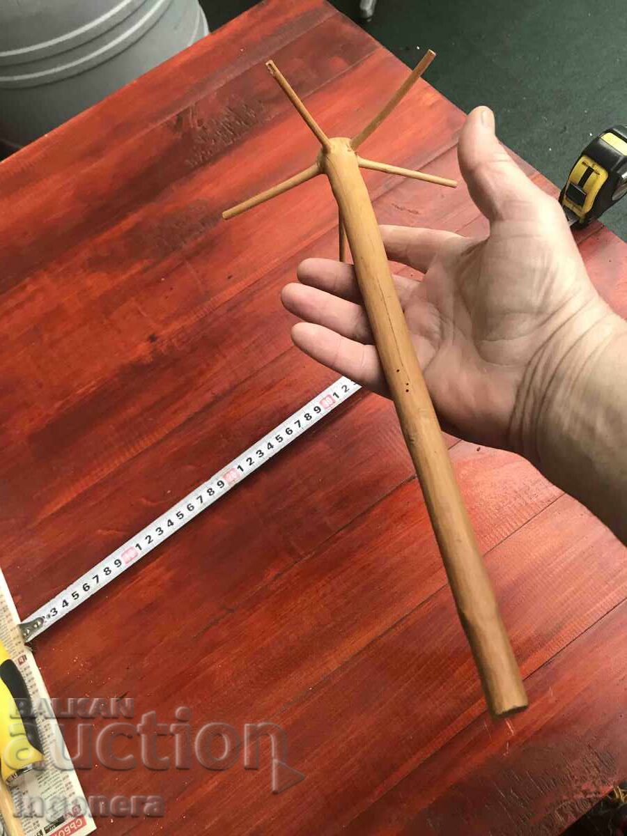 Delivery of OLD WOODEN HAND MIXER - WHISK - WHIRL - ANTIQUE Delivery of OLD WOODEN HAND MIXER - WHISK - WHIRL - ANTIQUE