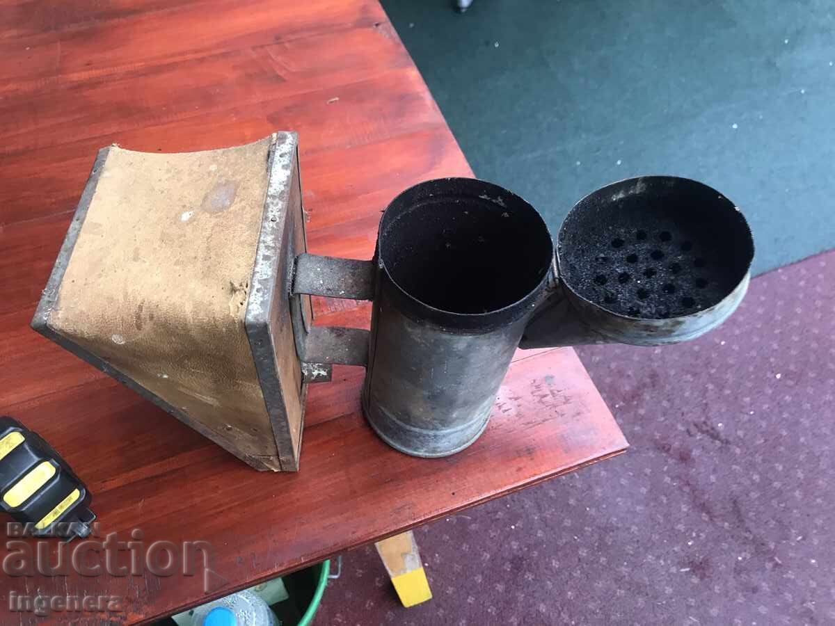 Συσκευή καπνίσματος μελισσών, κυψέλη, ανθεκτική με τιμή 25.00 BGN | € 12.78 Συσκευή καπνίσματος μελισσών, κυψέλη, ανθεκτική με τιμή 25.00 BGN | € 12.78