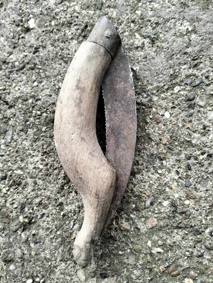 Ferăstrău manual pliabil vechi