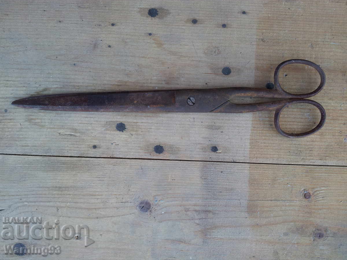 Foarfece vechi forjate - Antichitate cu preț 15.00 BGN | € 7.67 Foarfece vechi forjate - Antichitate cu preț 15.00 BGN | € 7.67