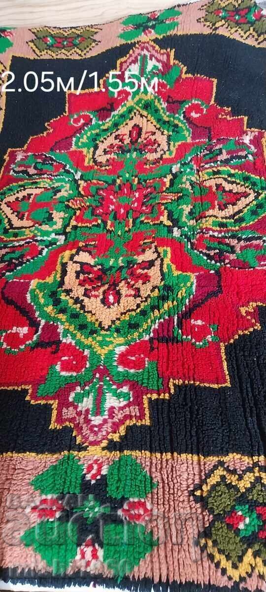 Μάλλινο χαλί Μάλλινο χαλί