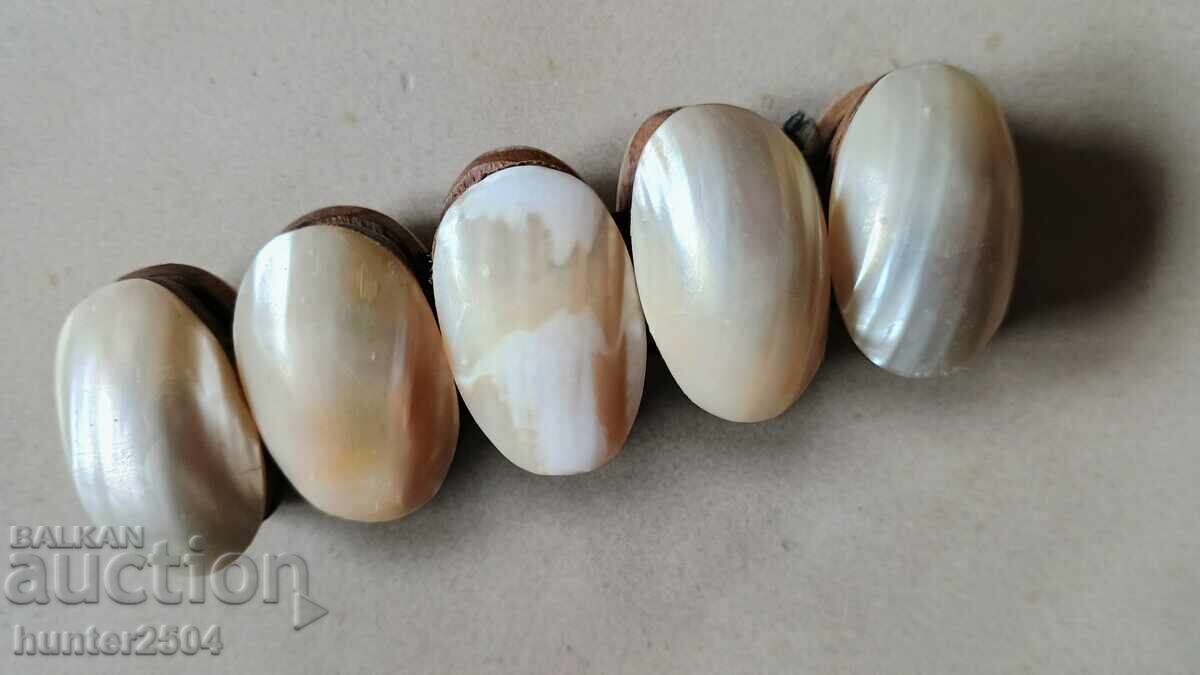 Гривна-седеф,6,5см с цена 29.95 лв. | € 15.31 Гривна-седеф,6,5см с цена 29.95 лв. | € 15.31