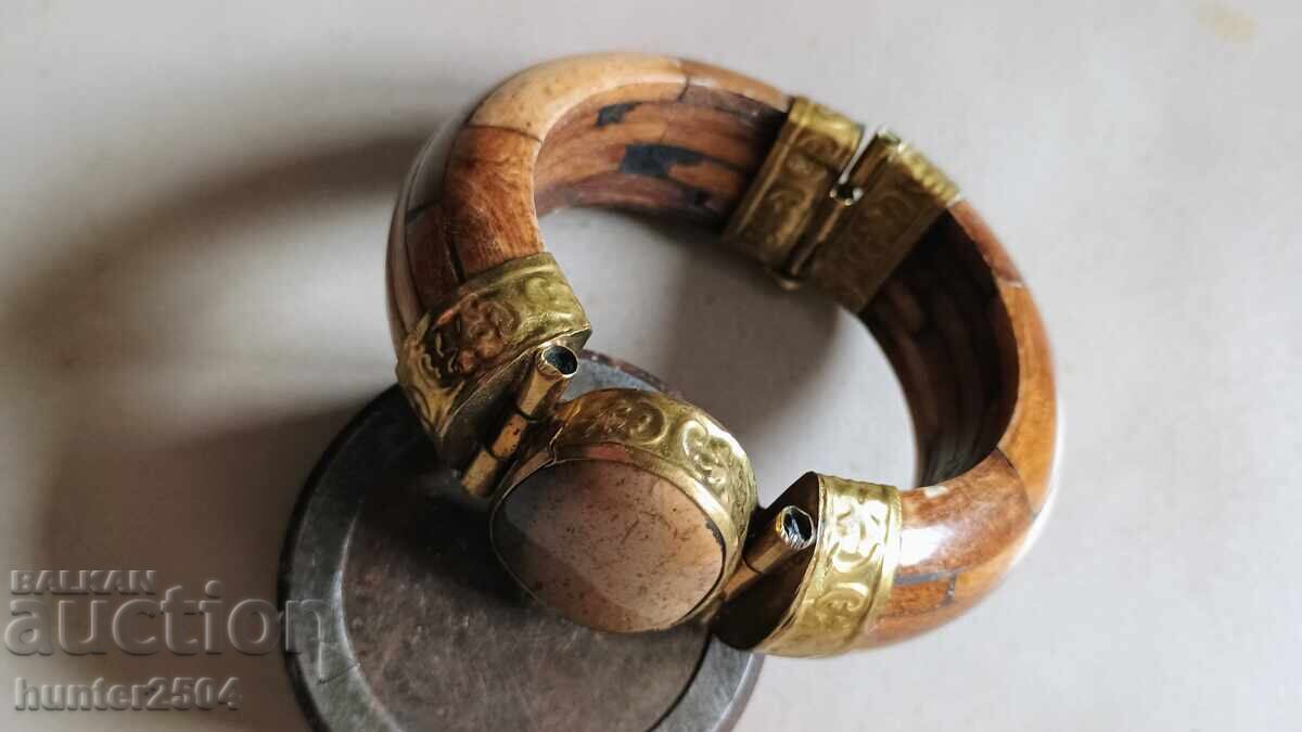 Γρίβνα - 6,6 εκ., μεταλλικά μέρη, ίασπις με τιμή 54.95 BGN | € 28.10 Γρίβνα - 6,6 εκ., μεταλλικά μέρη, ίασπις με τιμή 54.95 BGN | € 28.10