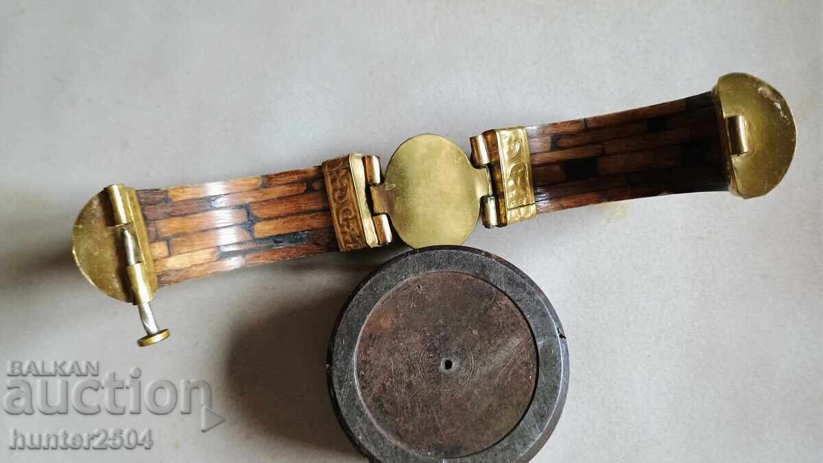 Δημοπρασία Γρίβνα - 6,6 εκ., μεταλλικά μέρη, ίασπις Δημοπρασία Γρίβνα - 6,6 εκ., μεταλλικά μέρη, ίασπις