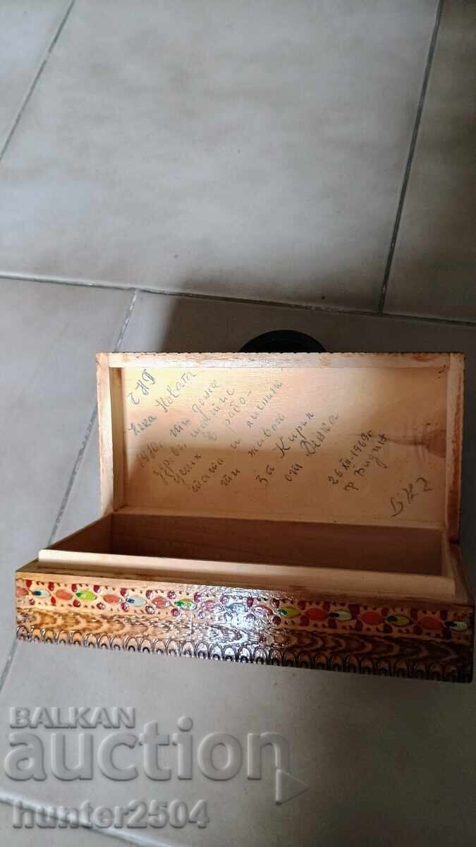 Box - 18/9/5cm, pyrography with price 24.95 BGN | € 12.76 Box - 18/9/5cm, pyrography with price 24.95 BGN | € 12.76