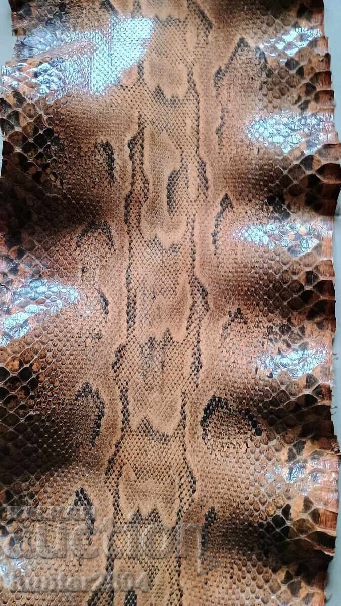 Piele de piton - 299/30cm, Africa cu preț € 189.95 | 371.51 BGN