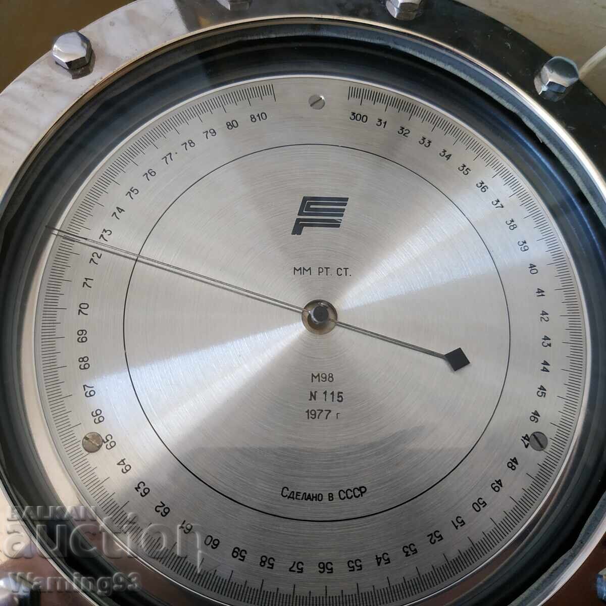 Auction Old military barometer M-98 + box and instructions - 1977 Auction Old military barometer M-98 + box and instructions - 1977