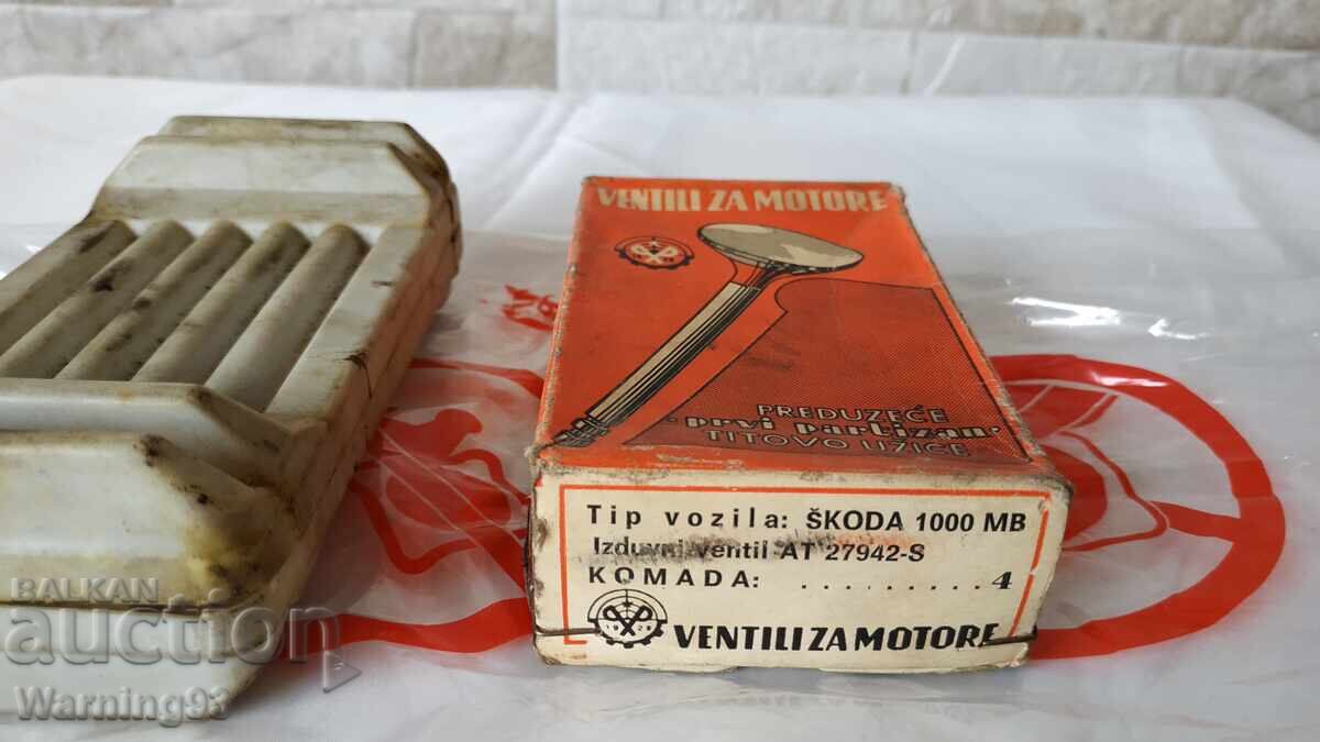 Set supape pentru Skoda S100 și 1000MB - Nou cu preț 60.00 BGN | € 30.68 Set supape pentru Skoda S100 și 1000MB - Nou cu preț 60.00 BGN | € 30.68