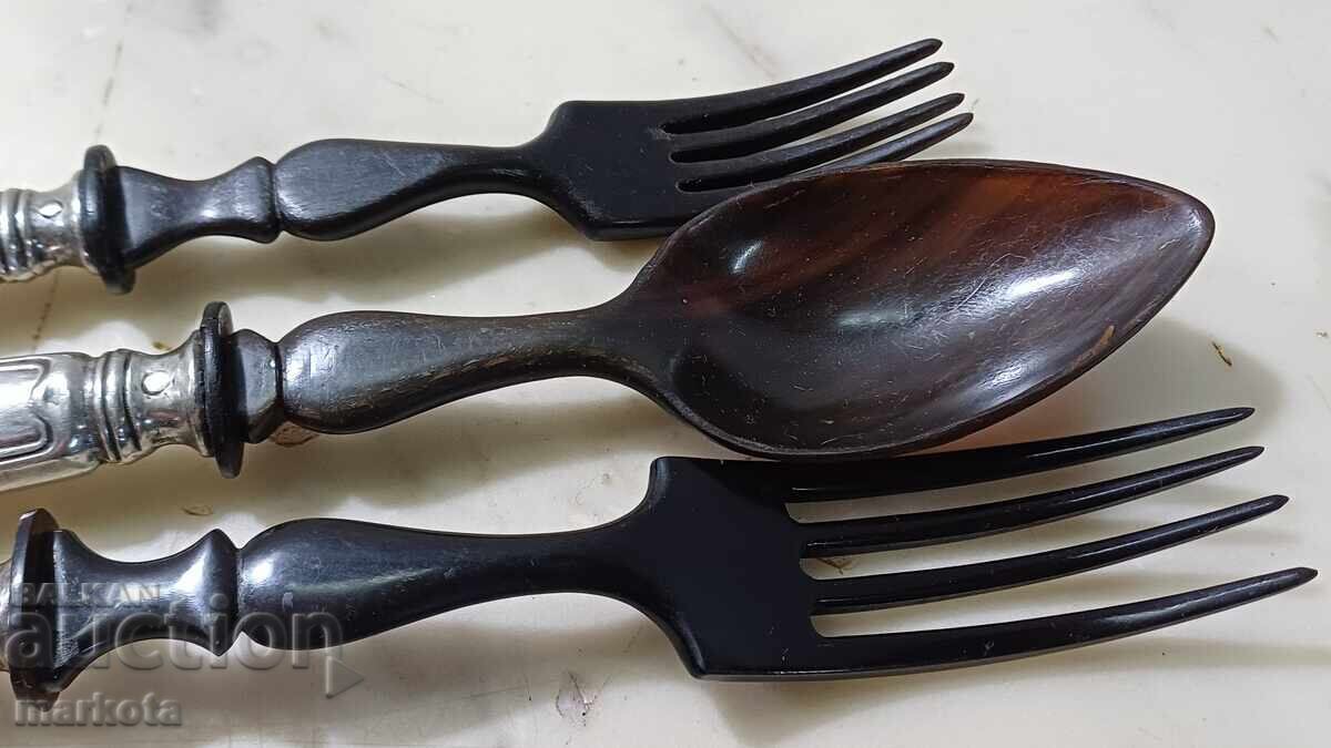 Δημοπρασία Ασημένια μαχαιροπήρουνα με κέρατο αγελάδας