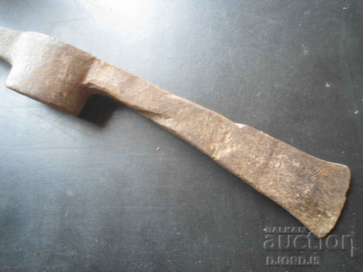 Bătrânul Kirkbeard cu preț 12.00 BGN | € 6.14 Bătrânul Kirkbeard cu preț 12.00 BGN | € 6.14