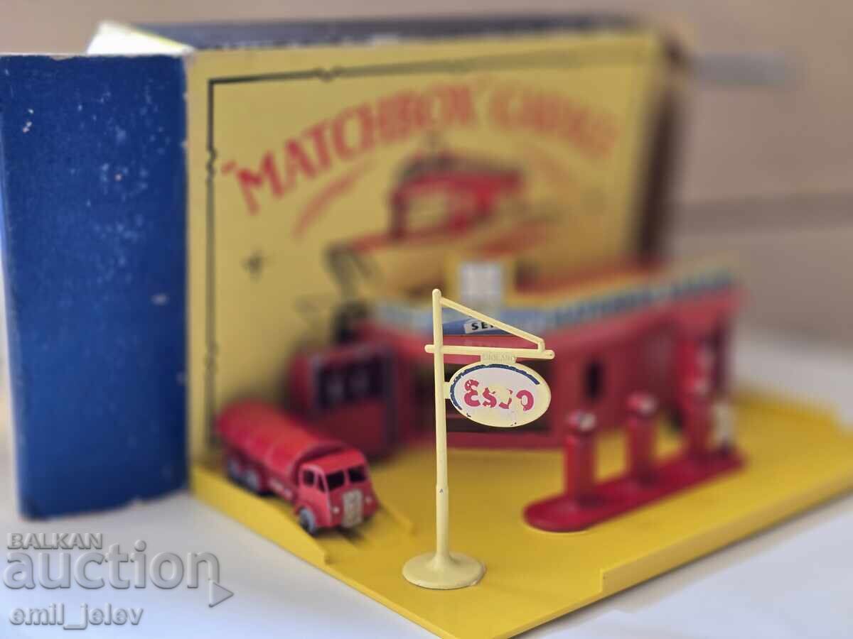 MATCHBOX LESNEY - MG1 ESSO Service Station/Garage With Pumps with price 229.99 BGN | € 117.59