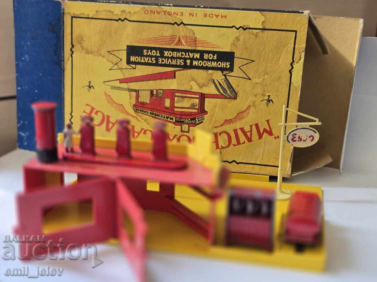Delivery of MATCHBOX LESNEY - MG1 ESSO Service Station/Garage With Pumps